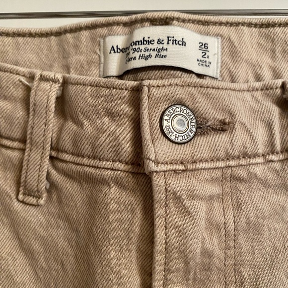 Abercrombie & Fitch 90’s Ultra High Rise Straight Leg Jeans - Picture 3 of 8